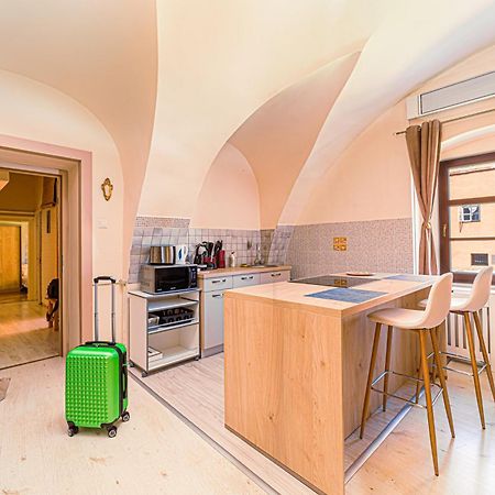 Komló Apartman - Stefan Koszeg Bagian luar foto